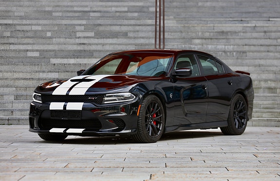 Dodge Charger 2 of 5