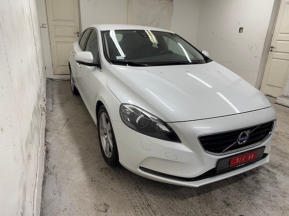Volvo V40 5 of 5