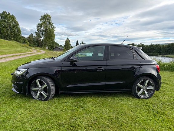 Audi A1 3 of 14