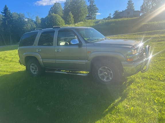 Chevrolet Tahoe 3 of 5