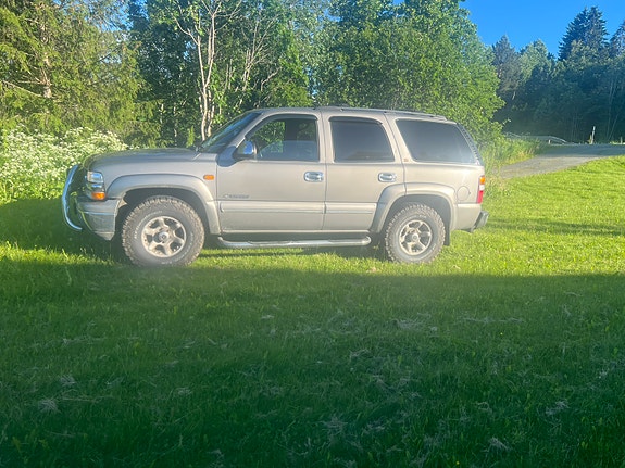 Chevrolet Tahoe 4 of 5