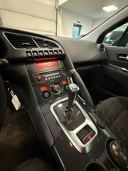 Peugeot 3008 10 of 16