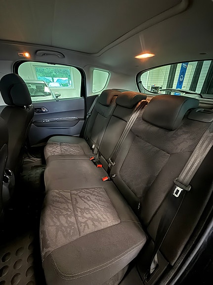 Peugeot 3008 11 of 16