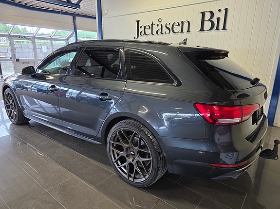 Audi A4 3 of 28