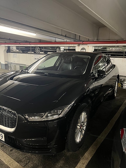 Jaguar I-PACE 4 of 5