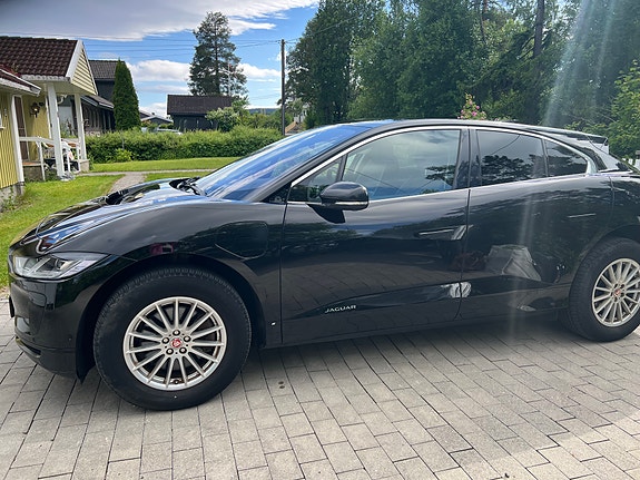 Jaguar I-PACE 2 of 5