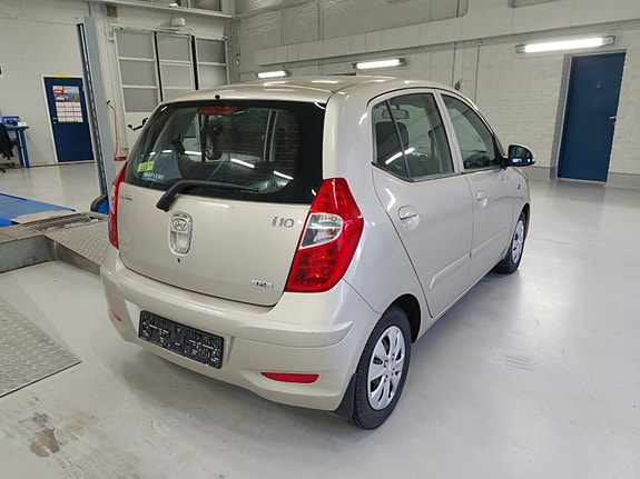 Hyundai i10 4 of 5