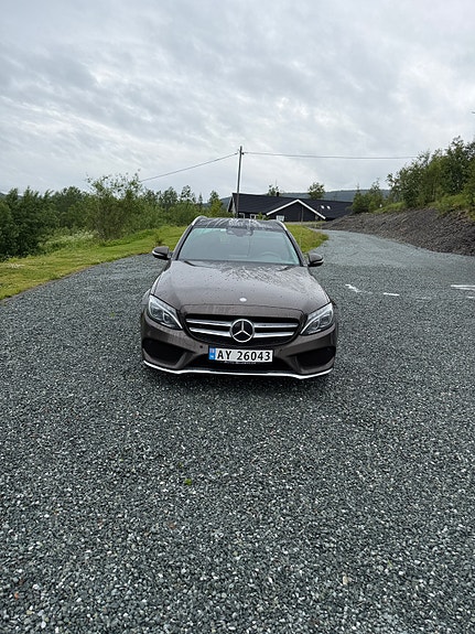 Mercedes-Benz C250 4 of 5