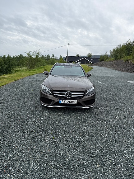 Mercedes-Benz C250 3 of 5