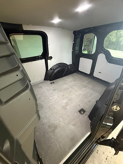 Volkswagen Caddy 9 of 9