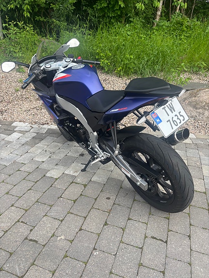 Aprilia RS 125 13 of 15