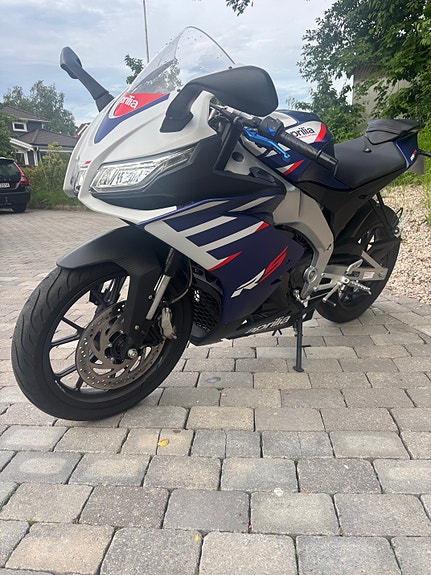Aprilia RS 125 3 of 5