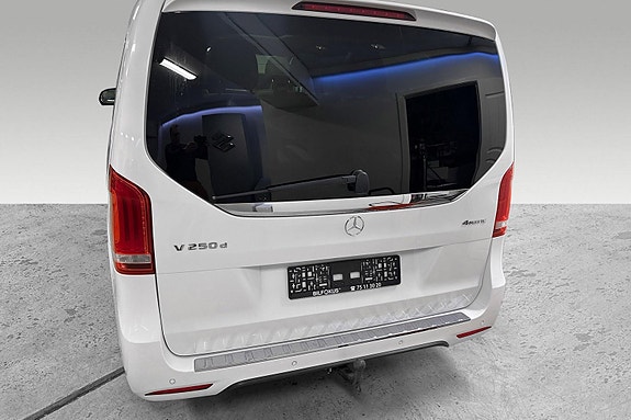 Mercedes-Benz V250 d 15 of 22