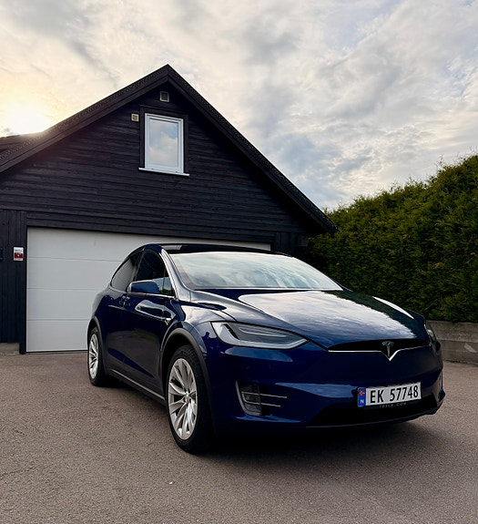 Tesla Model X 2 of 30