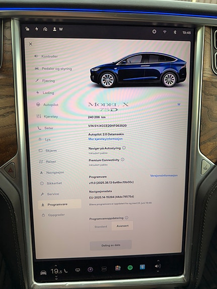 Tesla Model X 26 of 30