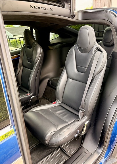 Tesla Model X 15 of 30