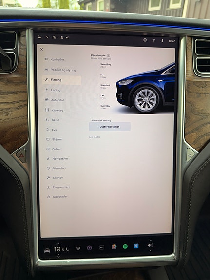 Tesla Model X 23 of 30