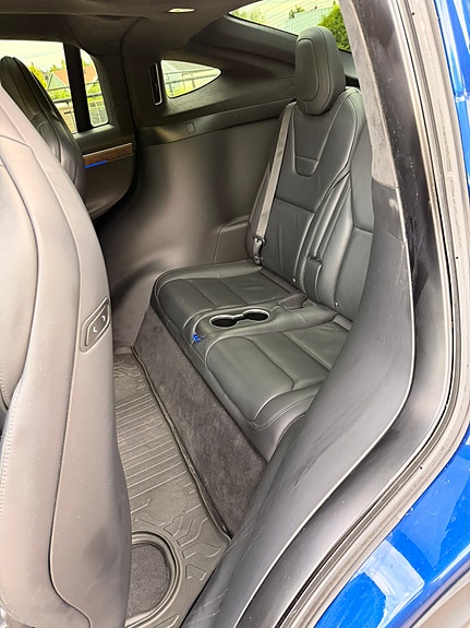 Tesla Model X 16 of 30