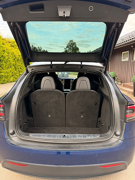 Tesla Model X 30 of 30