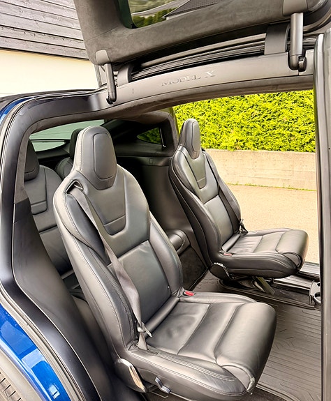 Tesla Model X 14 of 30