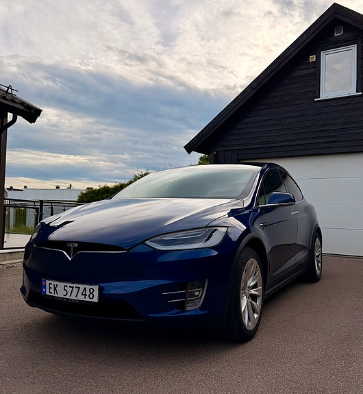 Tesla Model X 5 of 30