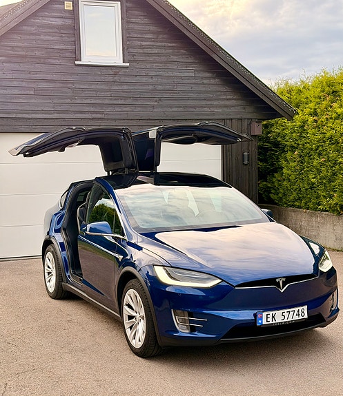 Tesla Model X 12 of 30