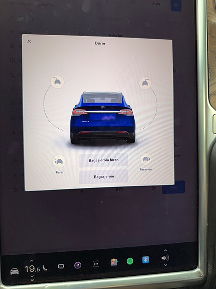 Tesla Model X 29 of 30