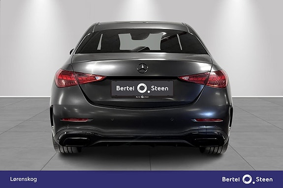 Mercedes-Benz C200 4 of 5