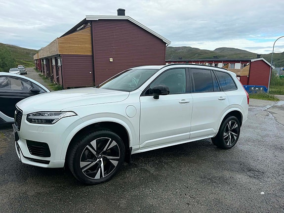 Volvo XC90 2 of 5
