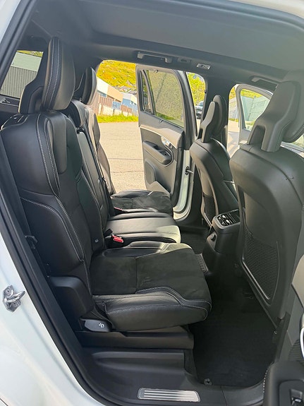 Volvo XC90 13 of 17