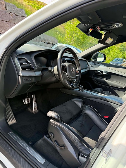 Volvo XC90 17 of 17