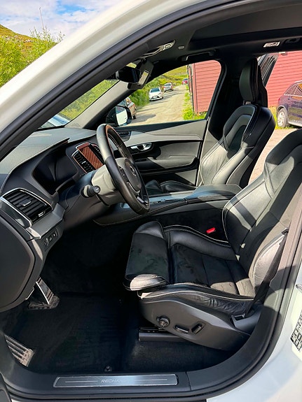 Volvo XC90 12 of 17