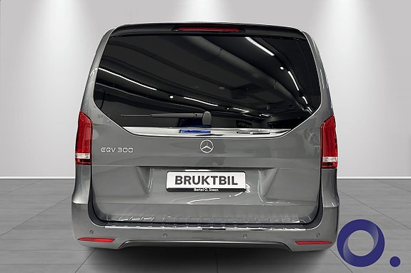 Mercedes-Benz EQV300 4 of 5