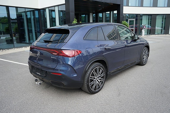 Mercedes-Benz EQE SUV 5 of 5