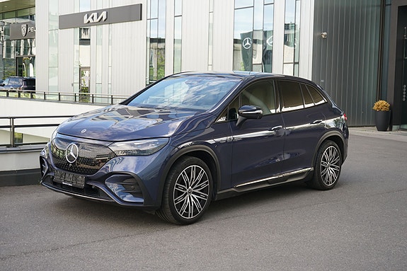 Mercedes-Benz EQE SUV 3 of 5