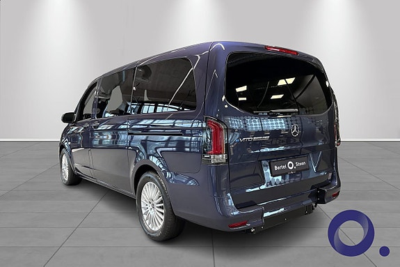Mercedes-Benz eVito Tourer 3 of 5