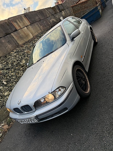 BMW 520i 5 of 5