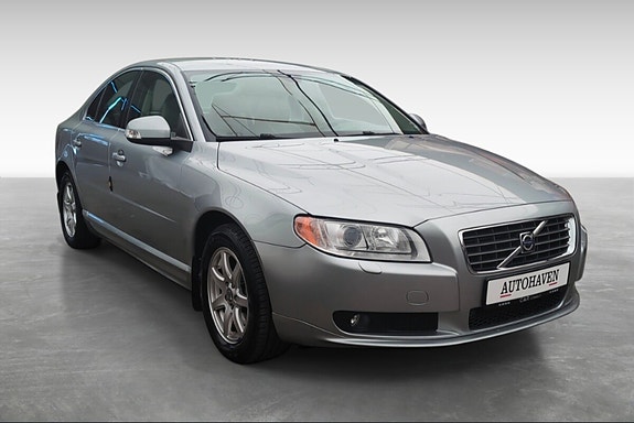 Volvo S80 3 of 5