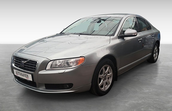 Volvo S80 2 of 5