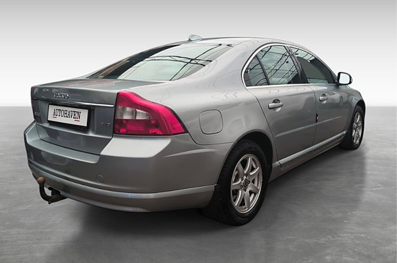 Volvo S80 4 of 5