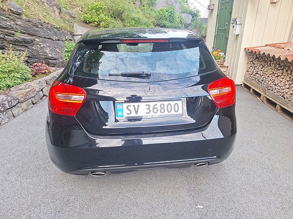 Mercedes-Benz A180 4 of 5