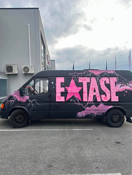 Ford Transit 2 of 5