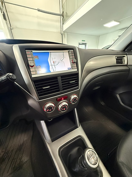 Subaru Forester 9 of 16