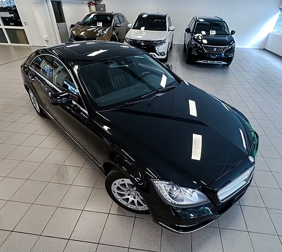 Mercedes-Benz CLS250 2 of 5