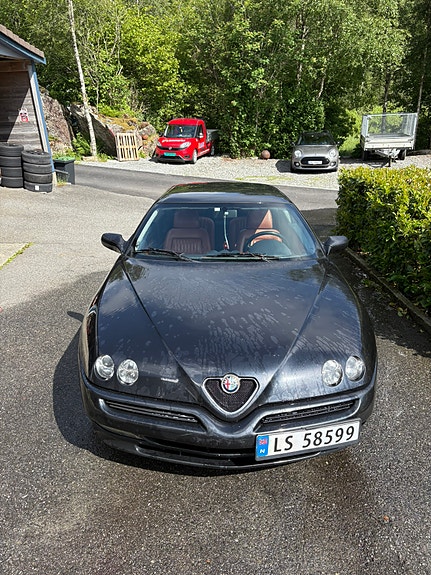 Alfa Romeo GTV 2 of 5