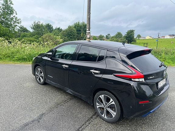 Nissan Leaf 3 of 5