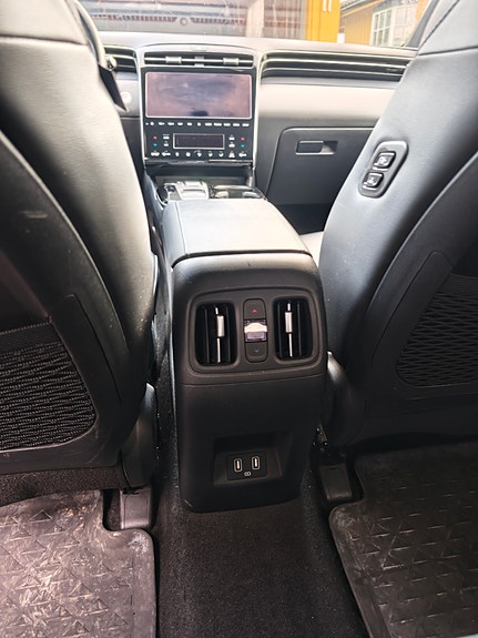 Hyundai Tucson 13 of 30