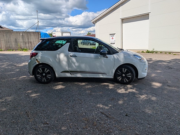 Citroen DS3 4 of 17