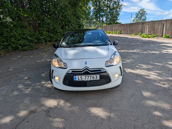 Citroen DS3 2 of 17