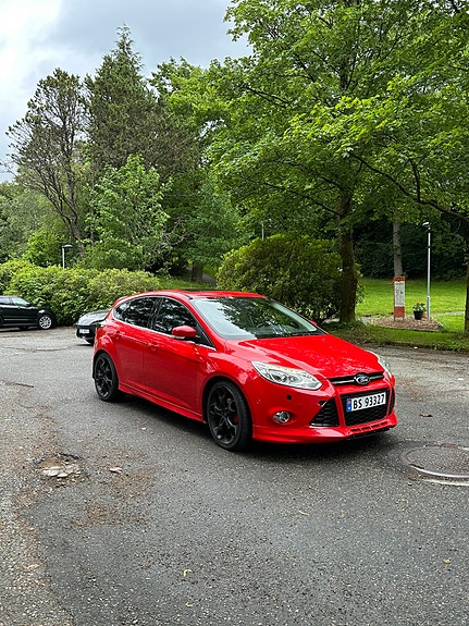 Ford Focus 2 of 5
